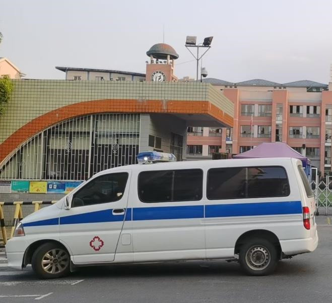 台州救护车出租护送骨折病人一公里多少钱